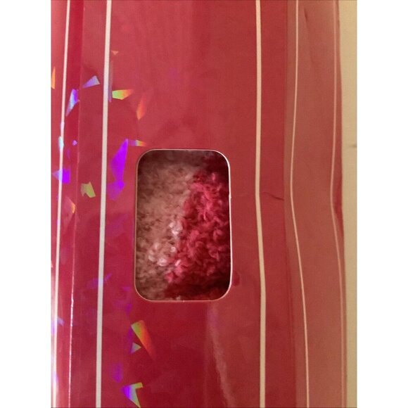 Juicy Couture Gift Set Includes 3 Cozy Socks & 2 Bath Bombs  - New In Box - Picture 8 of 8